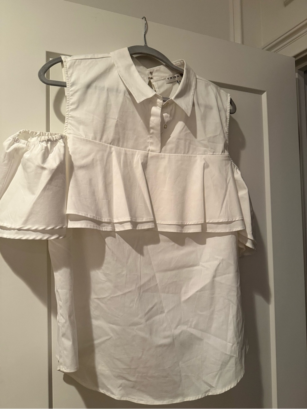 Trina Turk White Cold-Shoulder Ruffle Poplin Top